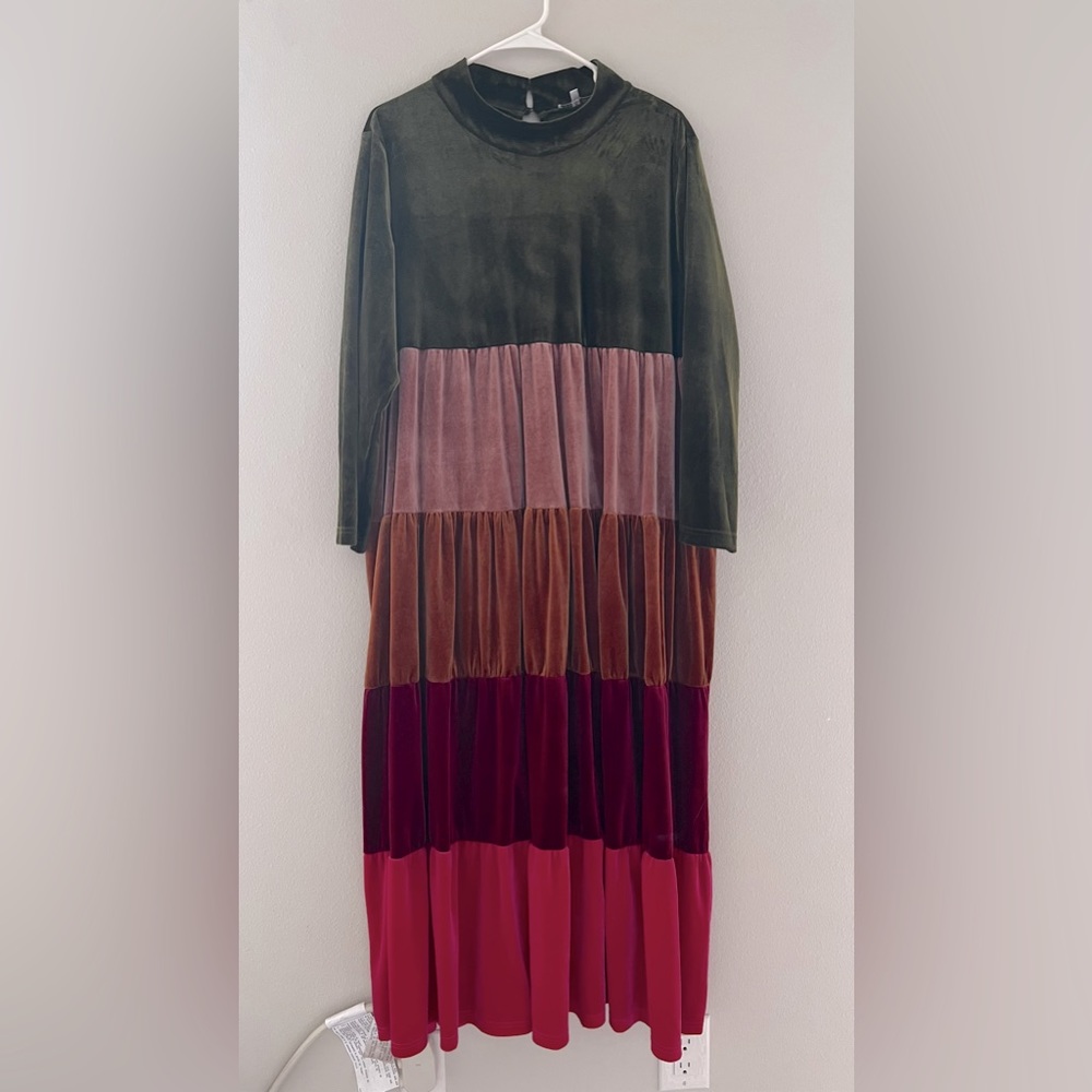 Vada Winter Tiered Velvet Dress - Size 1X